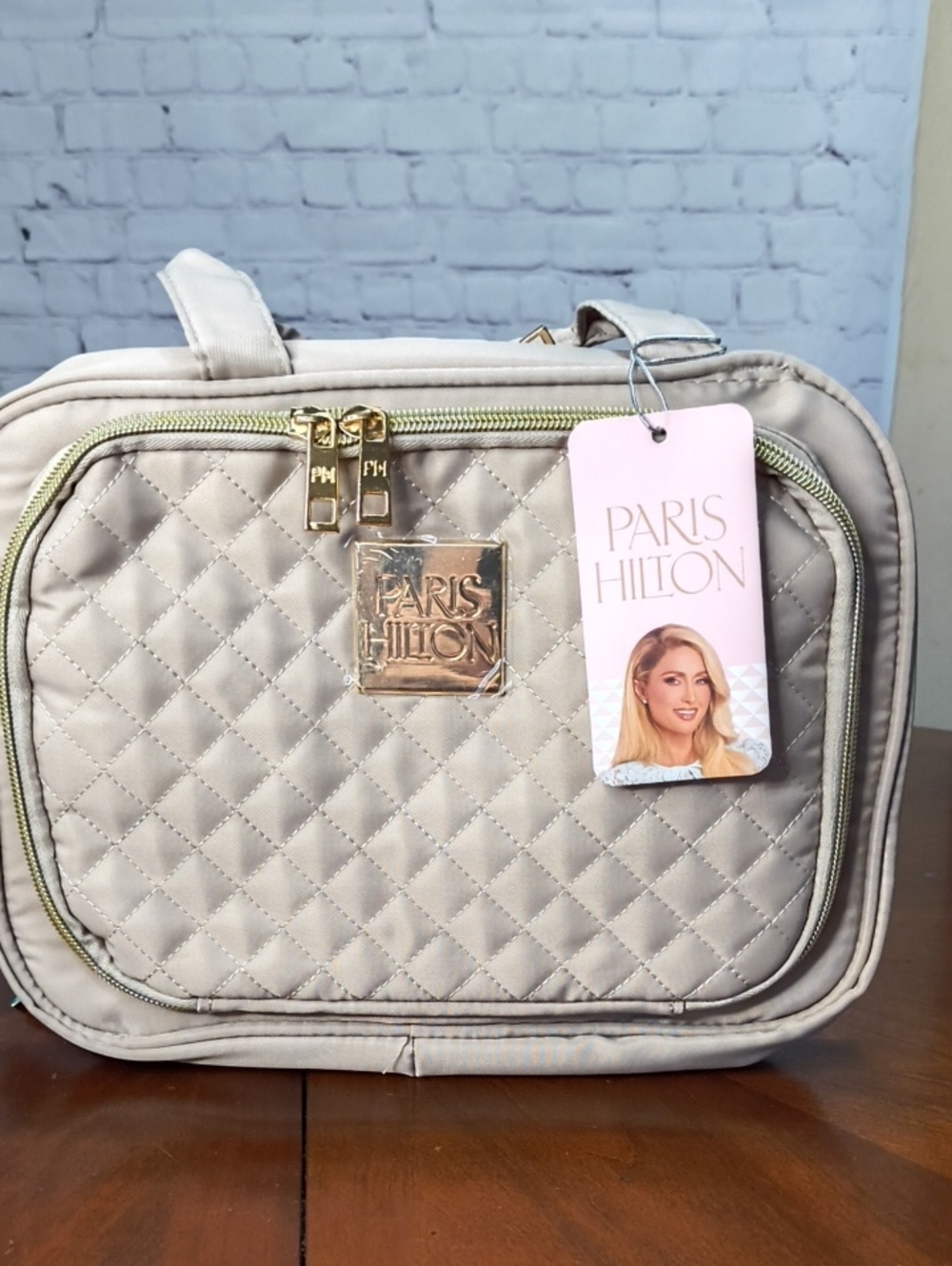 NWT Paris Hilton Quilted Cream Cosmetic Hangup Travel Case with Gold Hardware AR